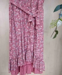 vestido floral, parte inferior, elástico bajo pecho y cinturón