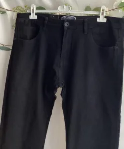 Pantalón tejano negro